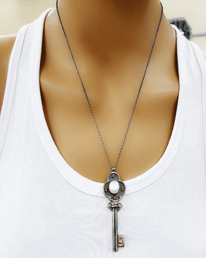 pearl-custom-design-key-pendant